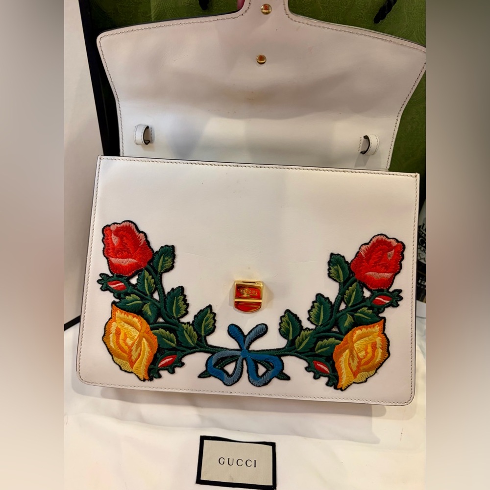 🌺💙💛 EUC GUCCI SYLIE MEDIUM FLORAL
EMBROIDERED CALFSKIN LEATHER TOP HANDLE💛💙🌺 - Picture 7 of 16